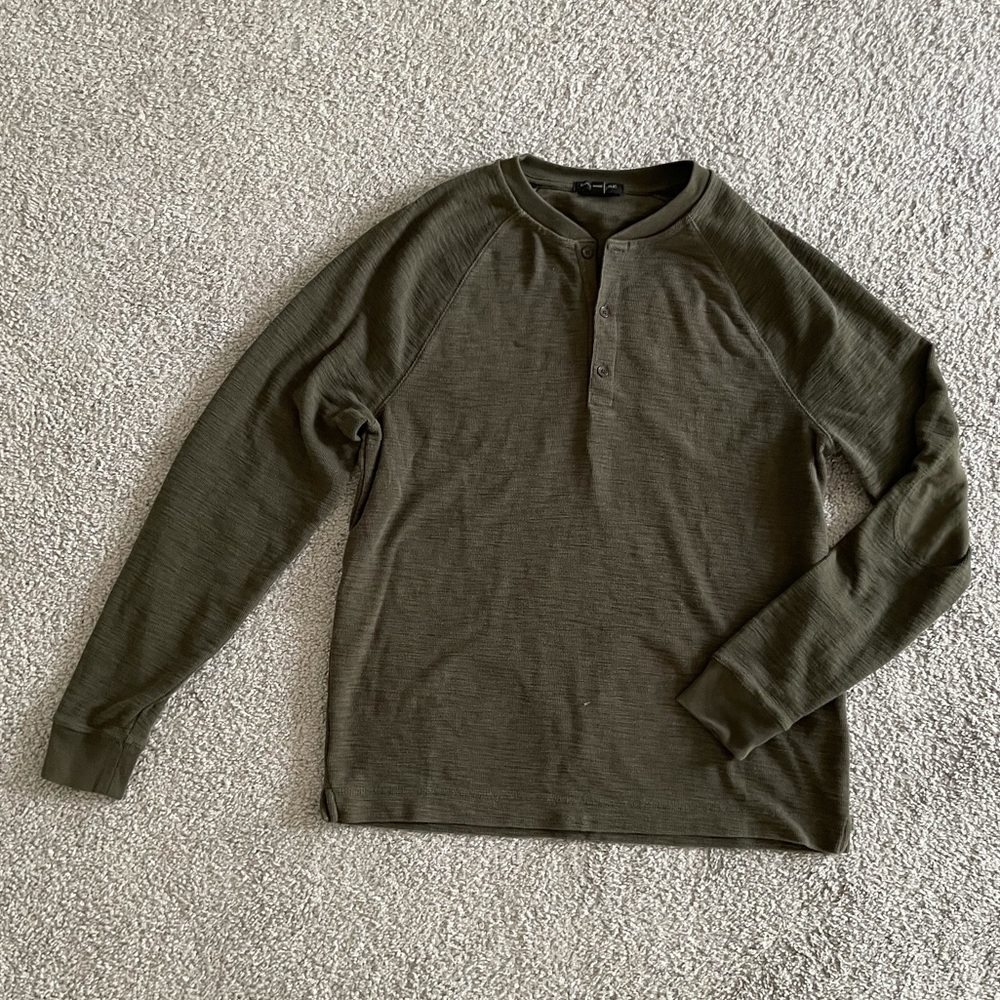 Banana Republic | Long-Sleeve Henley Tee